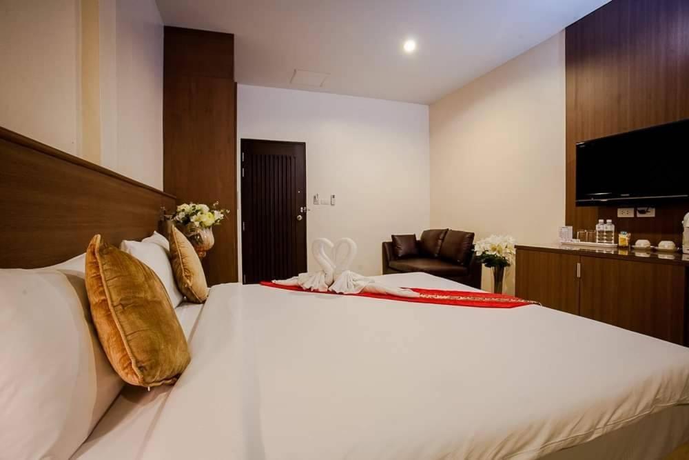 Royal Waves Hotel Patong Eksteriør bilde