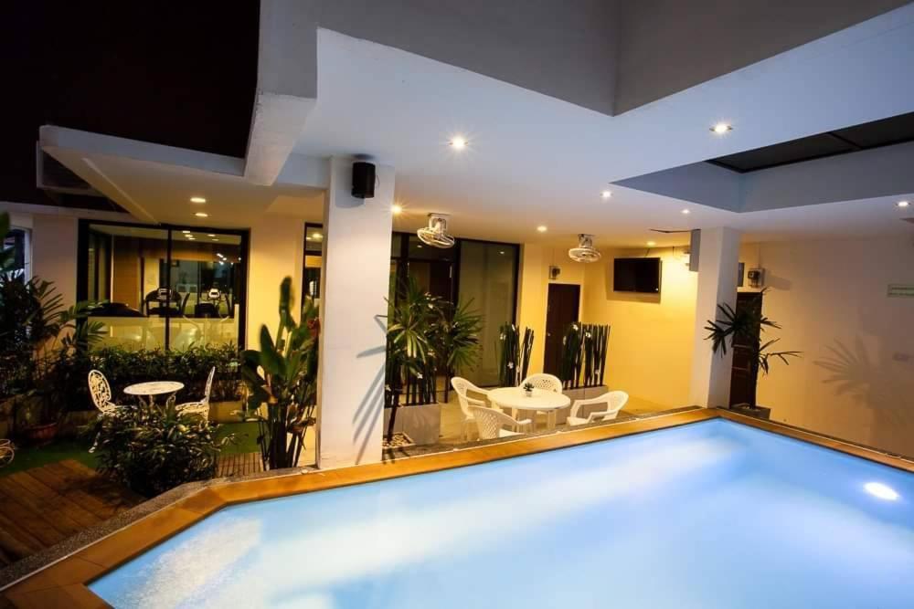Royal Waves Hotel Patong Eksteriør bilde